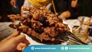 Keunikan Sate Klathak Pak Bari Dibanding Sate Kambing Lain